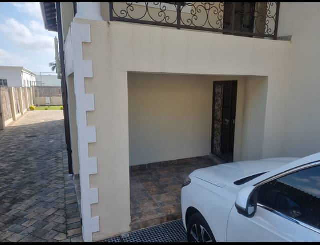 3 BEDROOM FLAT TO LET IN HILLARY